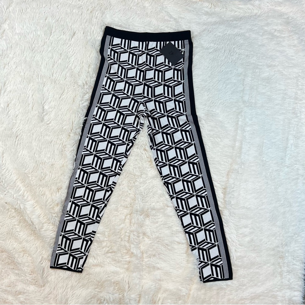 MCM Women’s Après-Ski Cubic Monogram Knit Leggings - Picture 6 of 6